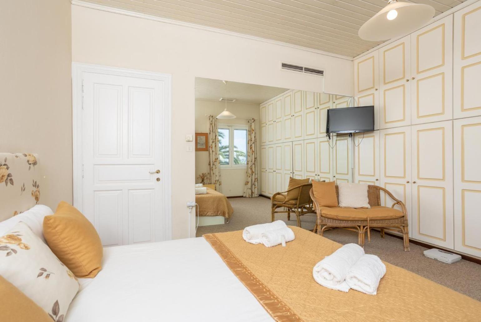 Villa Golden Tiara Agioi Deka  Extérieur photo